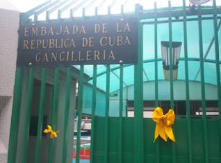 Fotos EmbaCuba Mexico - Listones Amarillos Solidaridad (3)