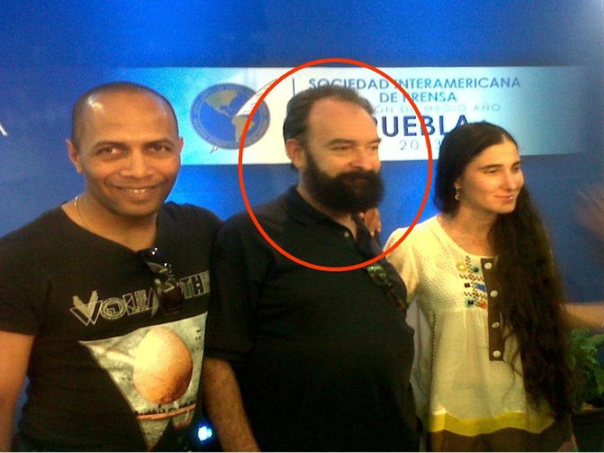 Emilio López Ferrer (centro) y Yoani Sánchez. Foto: Especial