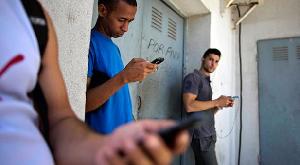 Medio millón de cubanos en peligro (@HuffPostVoces)