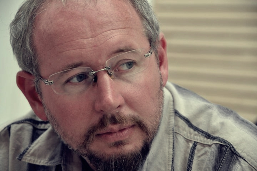 «Ucrania es la guerra entre depredadores» – Entrevista al periodista ucraniano Oleg&nbsp;Yasinsky